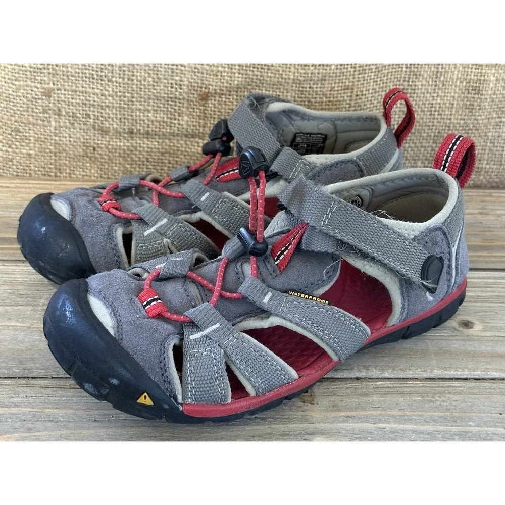 KEEN Boys Shoes Sandals Gray Red Sz 1 Summer Beach Camping